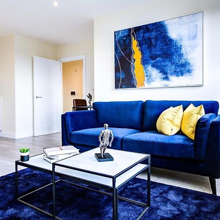 Ferienwohnung Hybrid Resi - London, Sutton With Onsite Car Parking Cheam Exterior foto