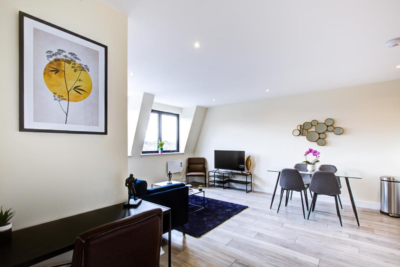 Ferienwohnung Hybrid Resi - London, Sutton With Onsite Car Parking Cheam Exterior foto