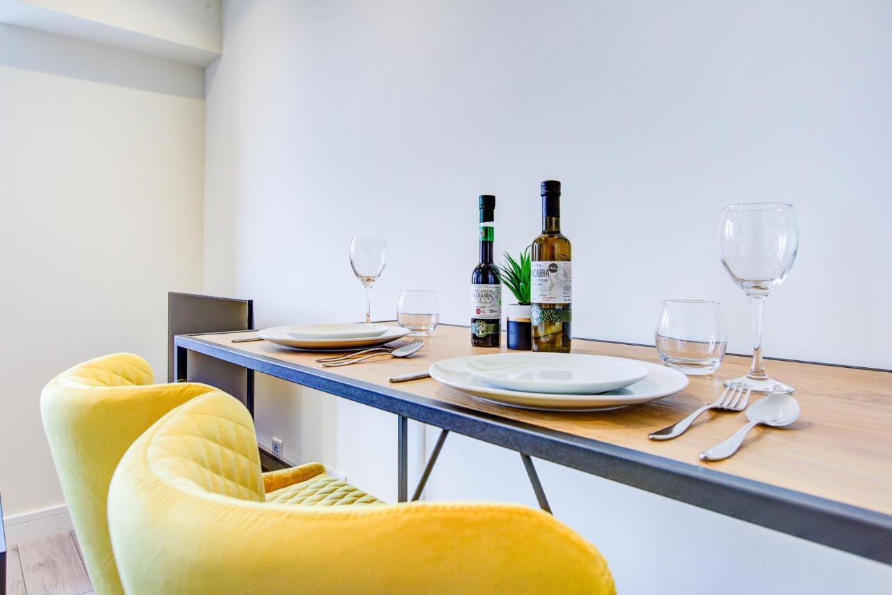 Ferienwohnung Hybrid Resi - London, Sutton With Onsite Car Parking Cheam Exterior foto