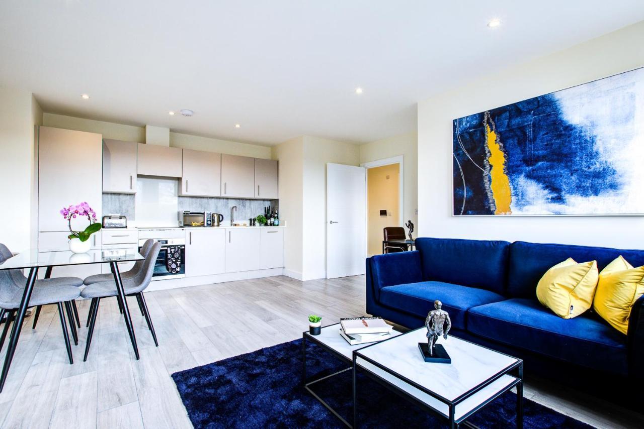 Ferienwohnung Hybrid Resi - London, Sutton With Onsite Car Parking Cheam Exterior foto