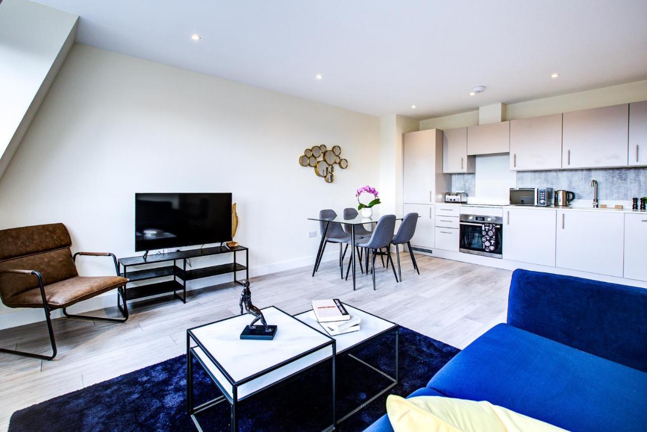 Ferienwohnung Hybrid Resi - London, Sutton With Onsite Car Parking Cheam Exterior foto