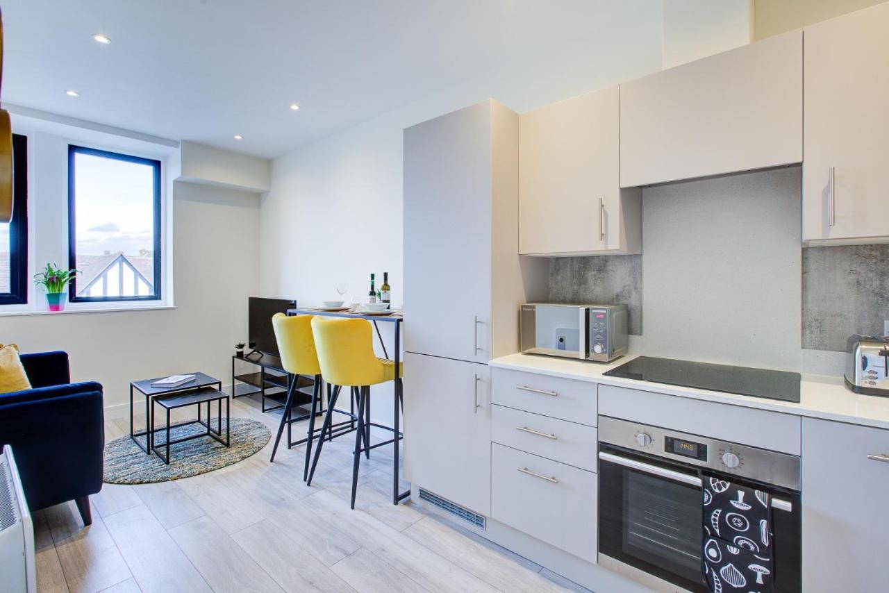 Ferienwohnung Hybrid Resi - London, Sutton With Onsite Car Parking Cheam Exterior foto