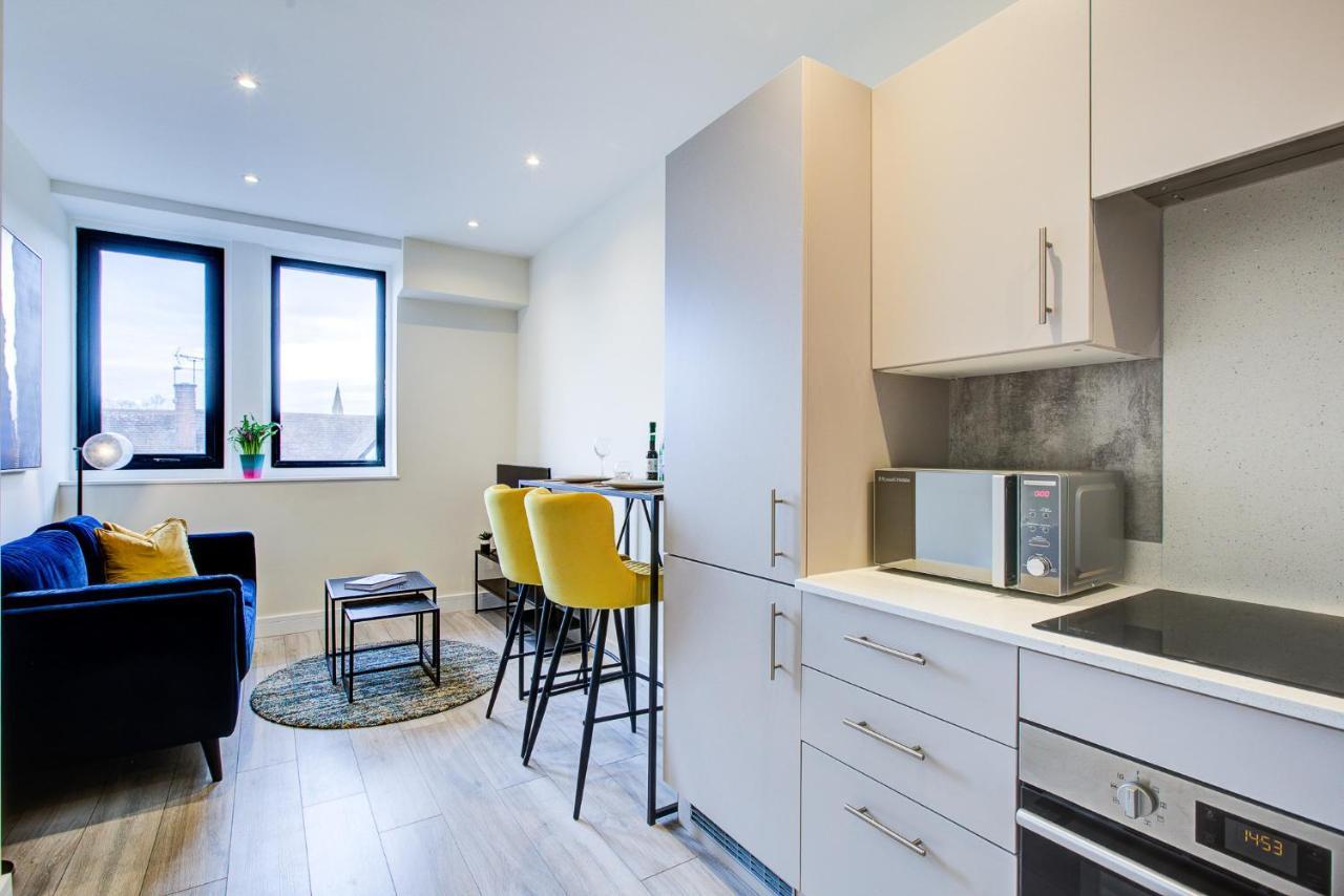 Ferienwohnung Hybrid Resi - London, Sutton With Onsite Car Parking Cheam Exterior foto