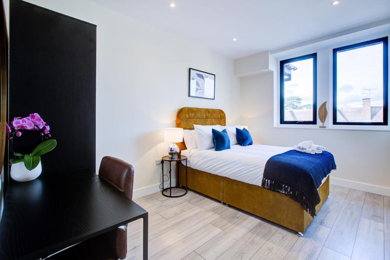 Ferienwohnung Hybrid Resi - London, Sutton With Onsite Car Parking Cheam Exterior foto