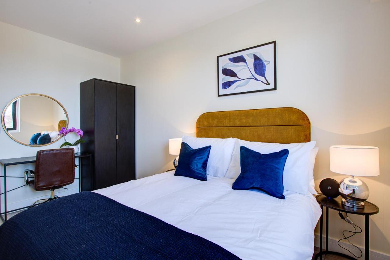 Ferienwohnung Hybrid Resi - London, Sutton With Onsite Car Parking Cheam Exterior foto